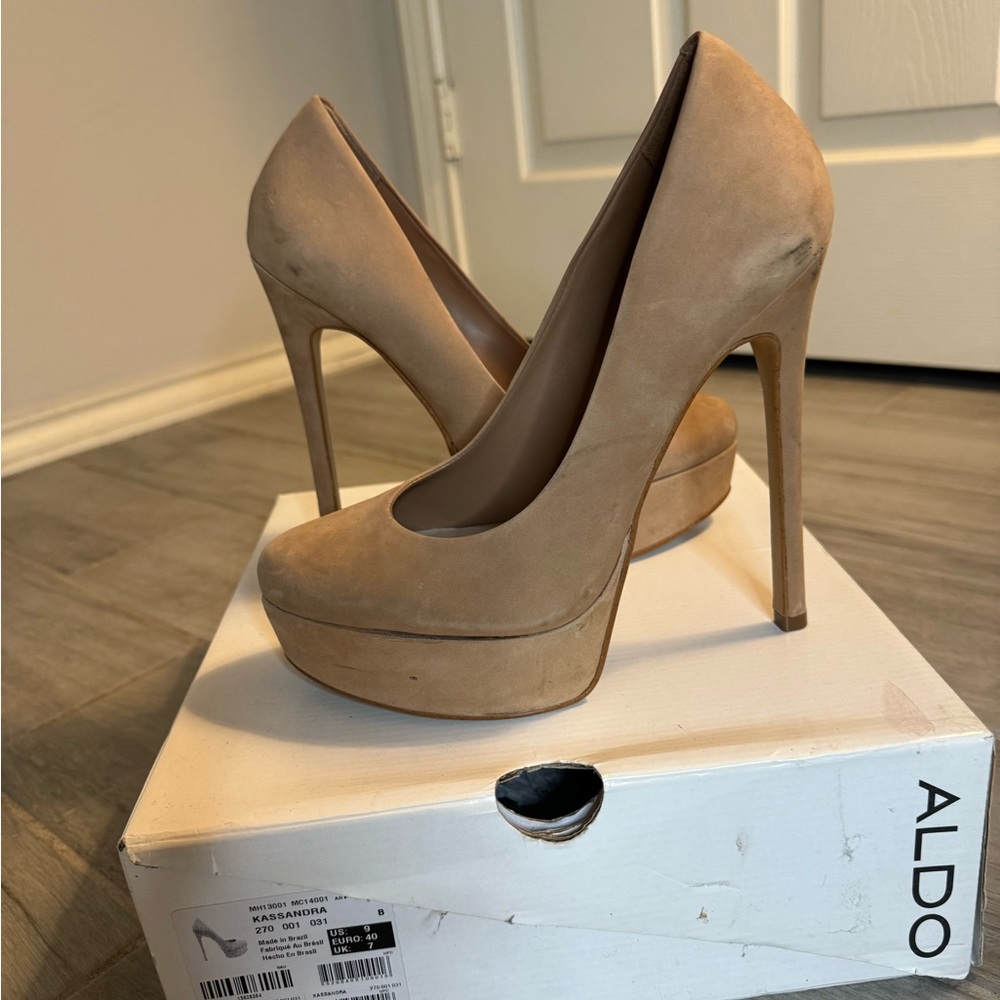 Aldo taupe suede platform stiletto pumps